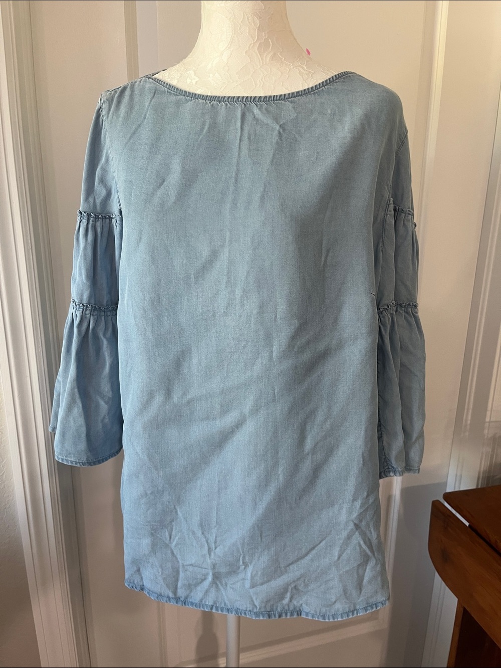 J. Jill Denim Light Blue Chambray Boatneck Blouse Tiered Belle Sleeves